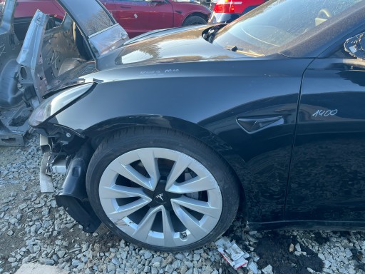 Ліве переднє крило tesla 3 pbsb