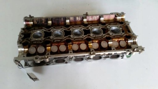 1001837003 головка VOLVO S60 V70 2.4 B