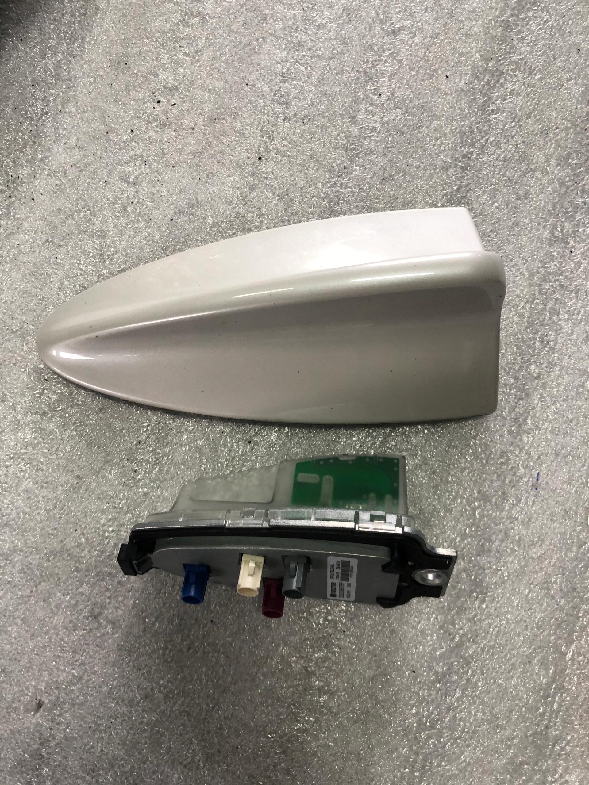 125 BMW X1 E84 E91 антена GPS акула MINERALWEISS