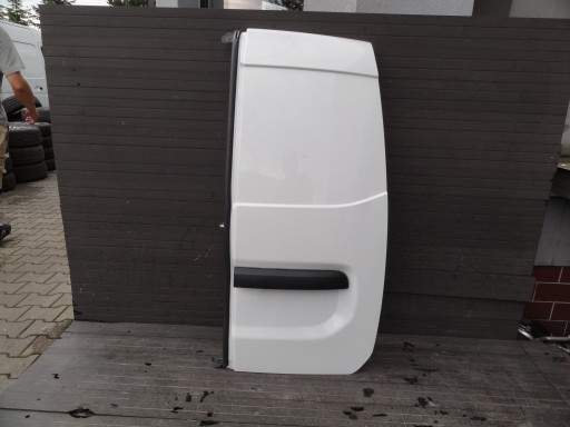 90 10 - Renault express ii 2023 задняя правая дверь крыла в сборе оригинал