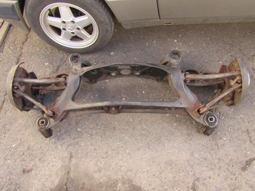 (18 подвеска задней балки mercedes w124