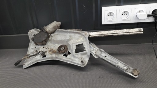 19383679 механізм склопідйомника передній лівий BMW 7 E32