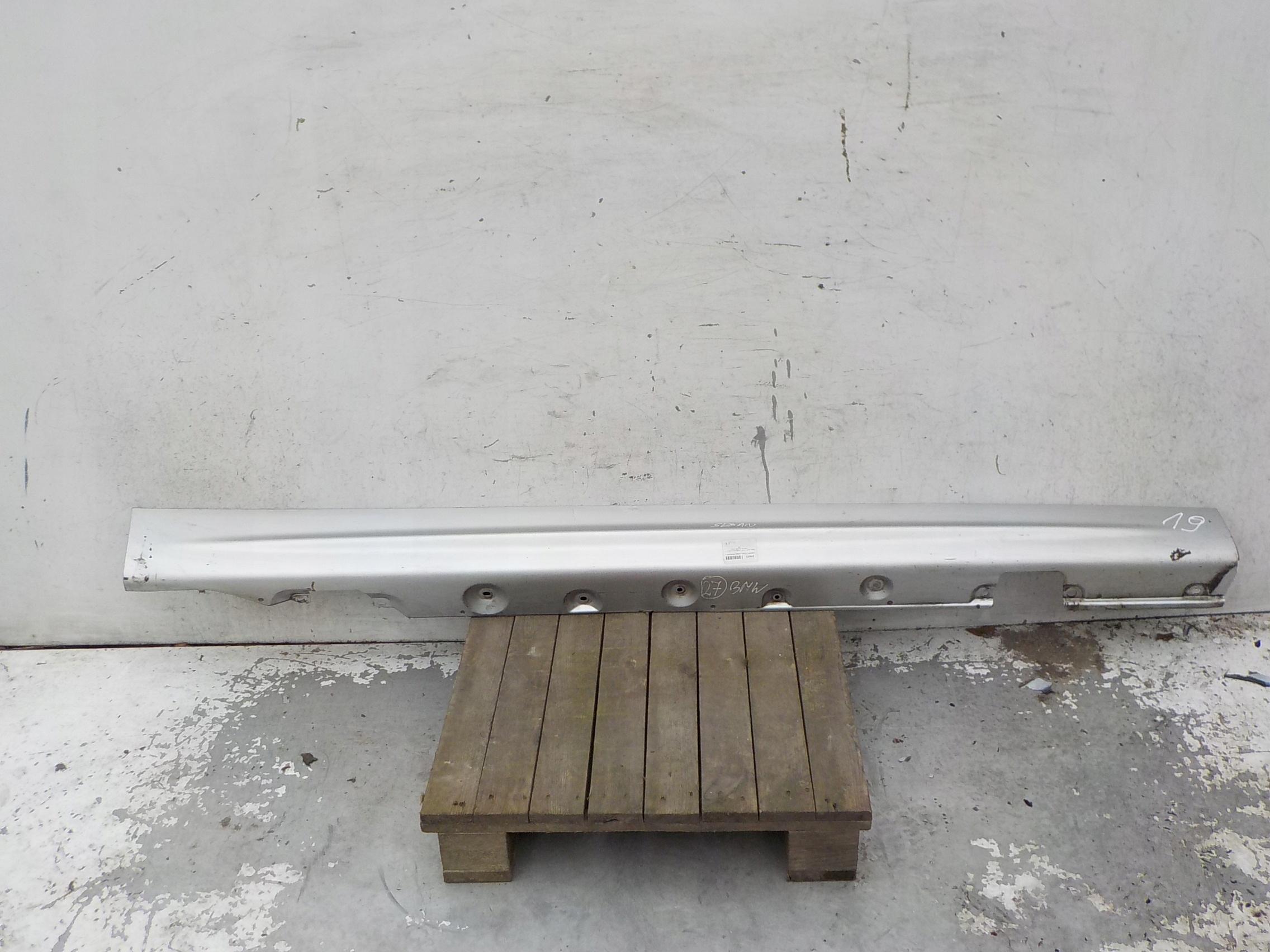 19845160051 - 19bmw 3 E46 M-пакет накладка порога права