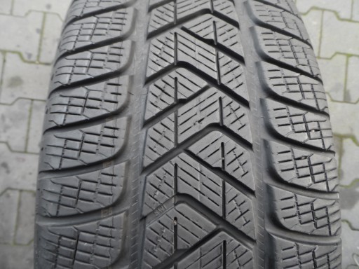 1 шина 215/65R17 PIRELLI SCORPION ЗИМА