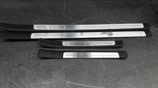 1k4853538a Накладки на пороги VW Golf V 5d