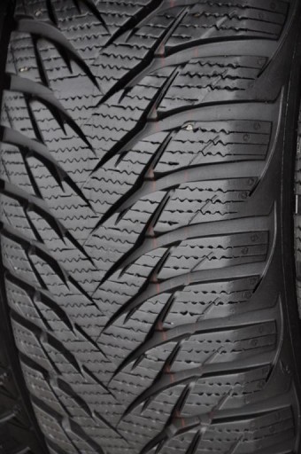 1x 205/60R16 Goodyear ULTRA GRIP 8 96H