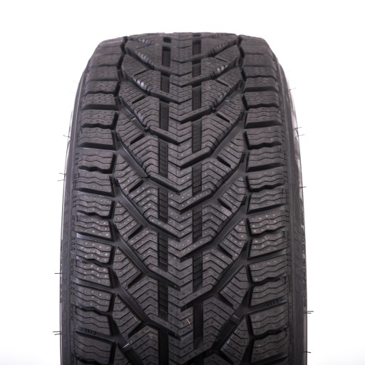 1x ЗИМОВА ШИНА 215/40R17 Kormoran Snow 87V XL