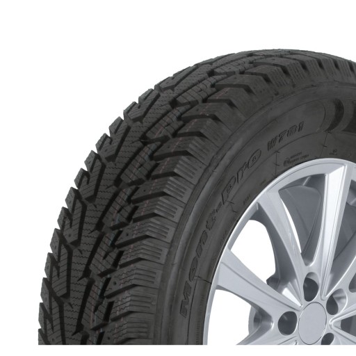 1x SUNFULL 245/75R16 120/116S Mont-Pro W781 зима