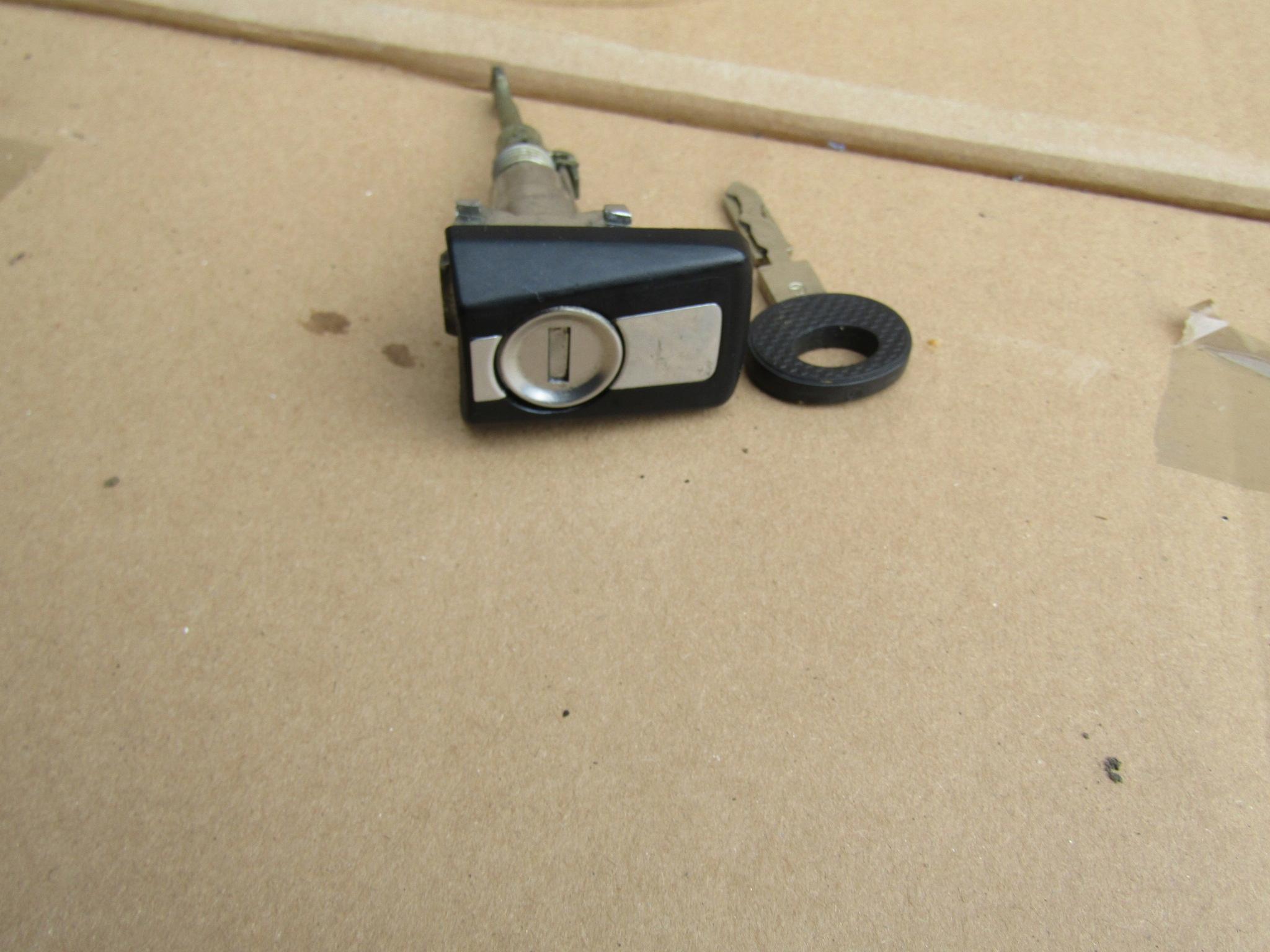 2 MERCEDES W124 вставка дверного замка + ключ