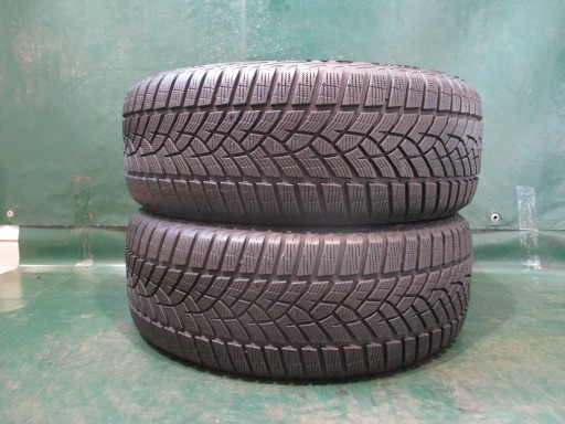 2 зимові шини 215/55R17 98V Goodyear UGP 6,5 мм.