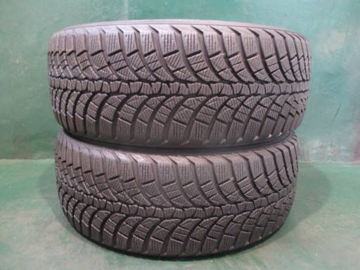 2 зимние шины б/у 245/55R17 102H Kumho Wintercraft WP71 8 мм, 2020 г.