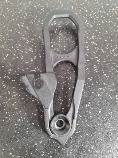 2023-2024 RAM TRX 1500 - КРЕПЛЕНИЕ КРЮКА ЛЕВЫЙ MOPAR ОРИГИНАЛ 68323651AA