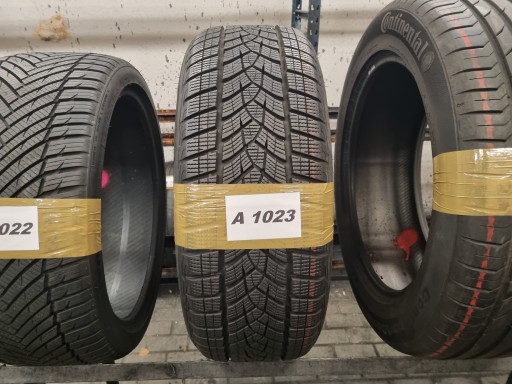 215 50 19 93T Goodyear Ultra Grip Performance + DOT.4122R