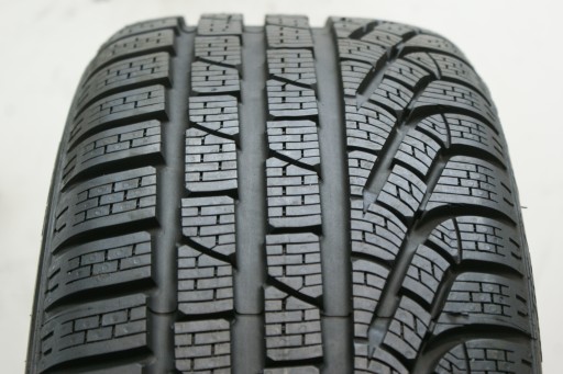 225/45R17 PIRELLI SOTTOZERO WINTER 210 SERIE II, 8,6 мм