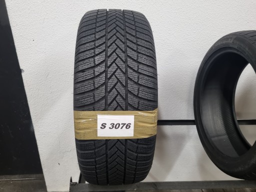 235 55 19 105H Bridgestone Blizzak LM005 MO DOT.4221R