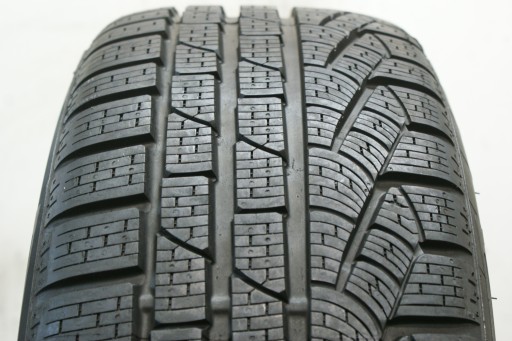 235/55R18 PIRELLI SOTTOZERO WINTER 210 SERIE II, 8,6 мм 2023 р.