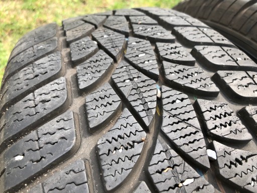 235/65 R17 DUNLOP SP WINTER SPORT 3D зима 7мм дешево 4 шт. винтаж 2017 года