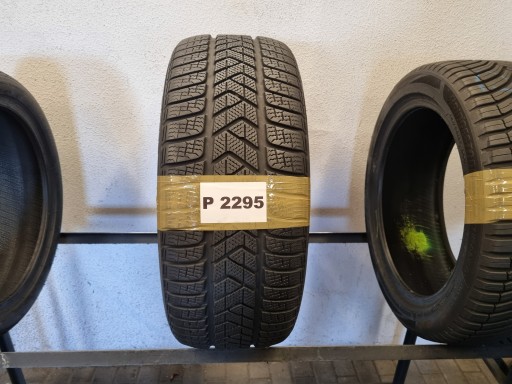 245 45 19 102V Pirelli Winter SottoZero 3 MO DOT.3223R