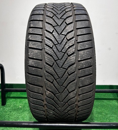 255/35R19 Uniroyal WinterExpert 2022 зимова гума 8,8 мм 255 35 19