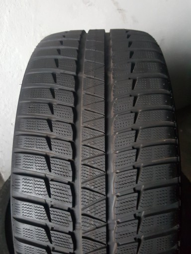 255/40/18 FALKEN HS449 EUROWINTER 8MM 2016