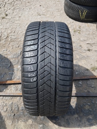 275 35 19 PIRELLI SOTTOZERO 3 100 V XL MOE RSC *-BMW