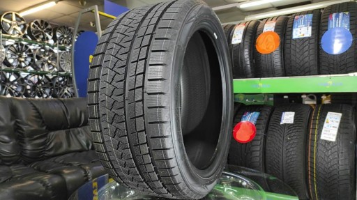 275/40/21 В ТРИКУТНИК PL02 SNOWLINK