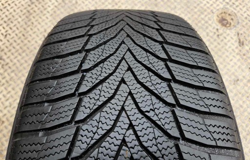 2x 235/45R18 98V XL Nexen Winguard Sport 2 / 2x 7mm - зимова гума