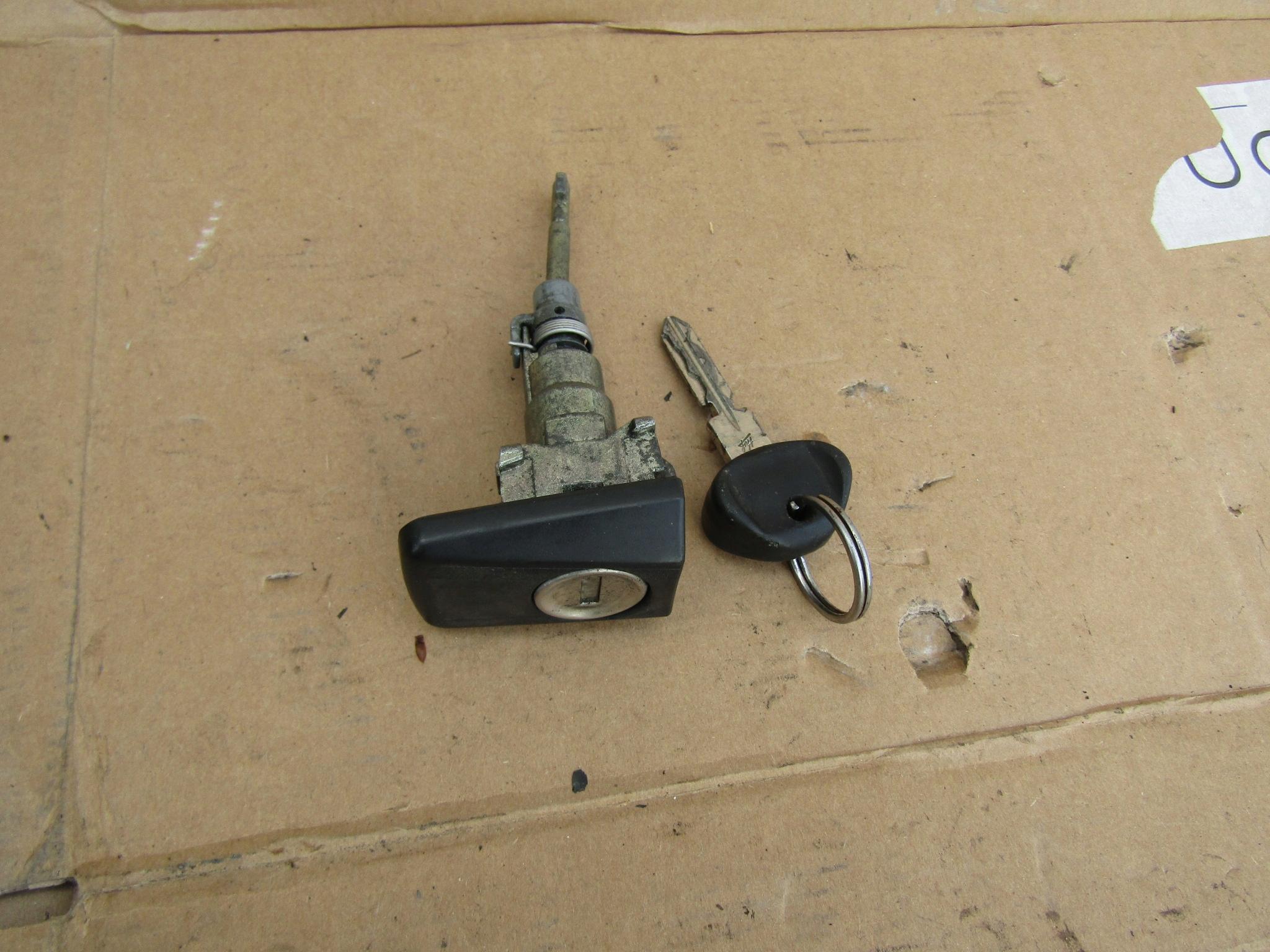 3 MERCEDES W124 85-89 вставка замка двери ключ