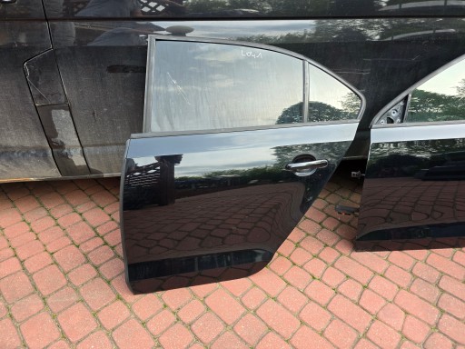 Двері ліві задні vw jetta 5c vi l041