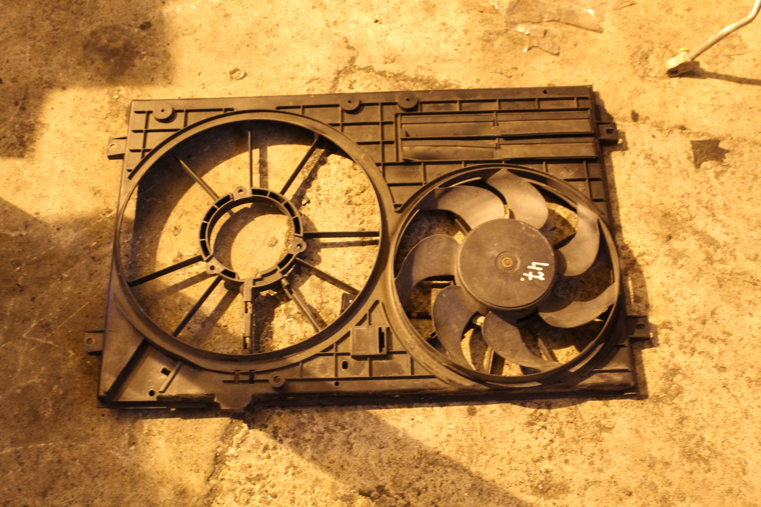 47 ВЕНТИЛЯТОР РАДІАТОРА 1K0121223 1K0121207AA