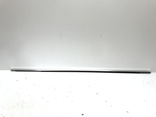 Скребок передней правой двери volvo xc60 31385844