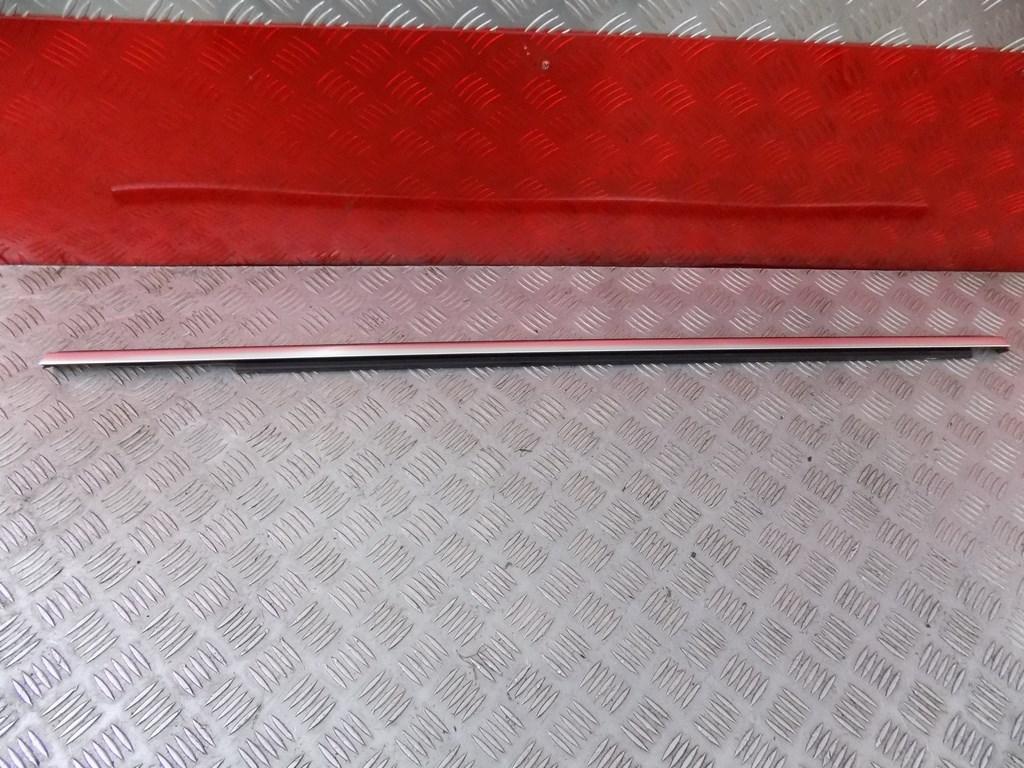 4M0853764 декоративная накладка Audi Q7 4M