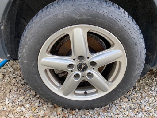 4X КОЛЕСА 205/60R16 ULTRAGRIP 9