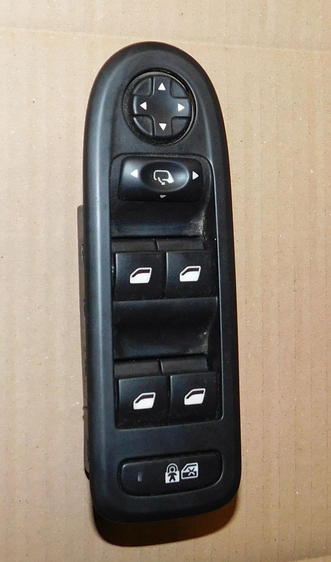 508 и 2015R LIFT панель стеклоподъемника левая передняя 98026364ZD