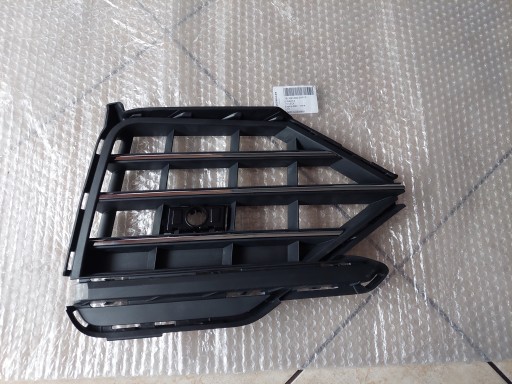 760853666 760854662 - Решетка бампера - правая - vw touareg iii --- новая