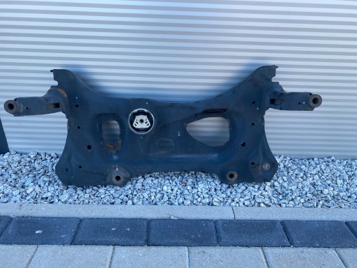 5q0199315r траверса передней балки коляски