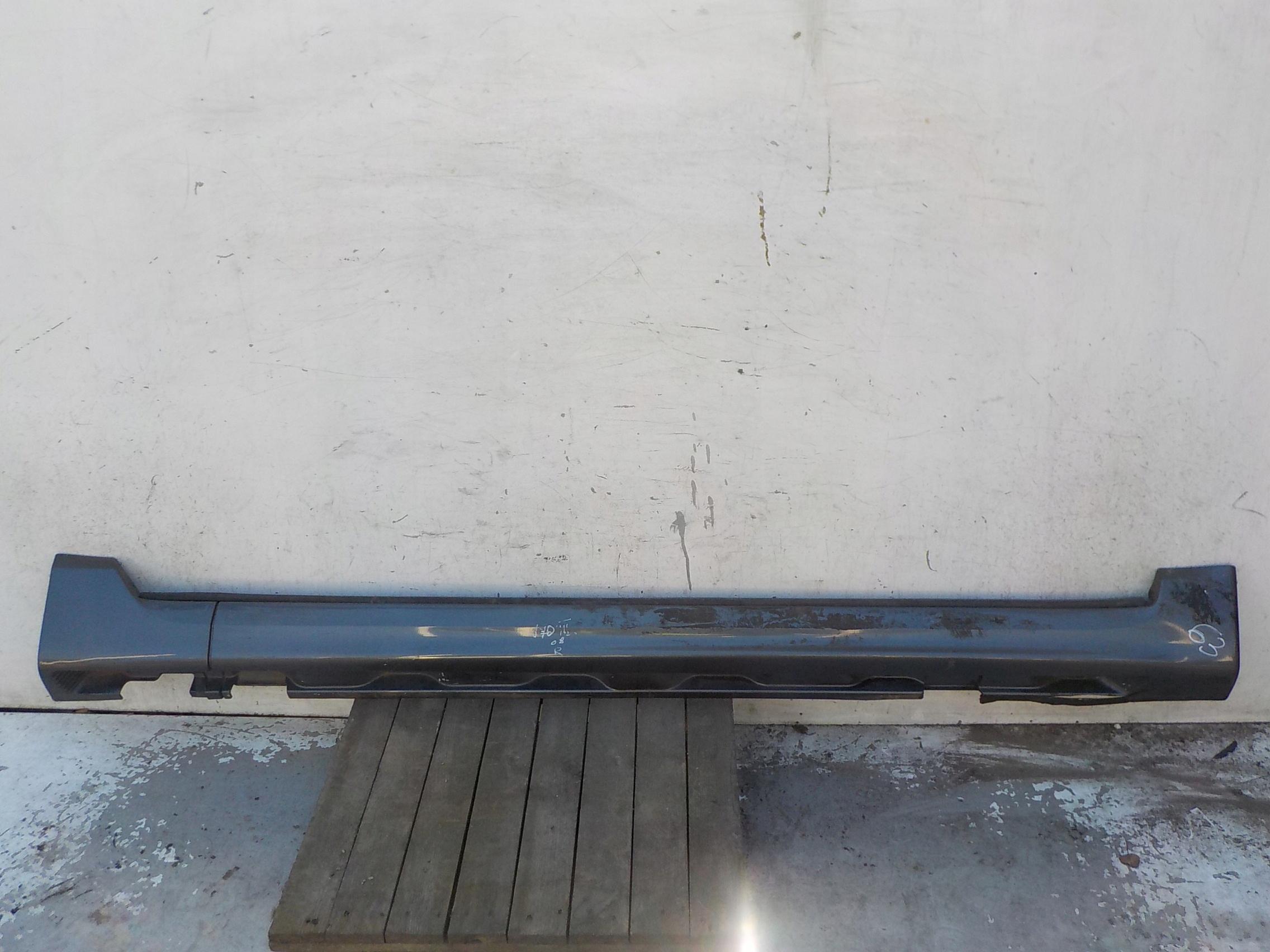 NAKŁ63 - 63 VOLVO V70 III накладка порога права