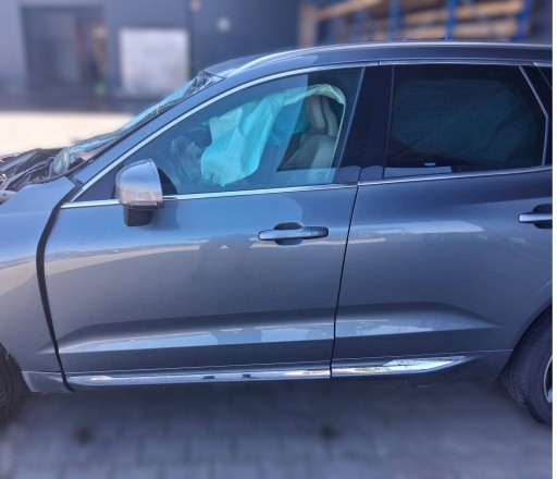 Volvo xc60 ii ліві передні двері лак 714-16