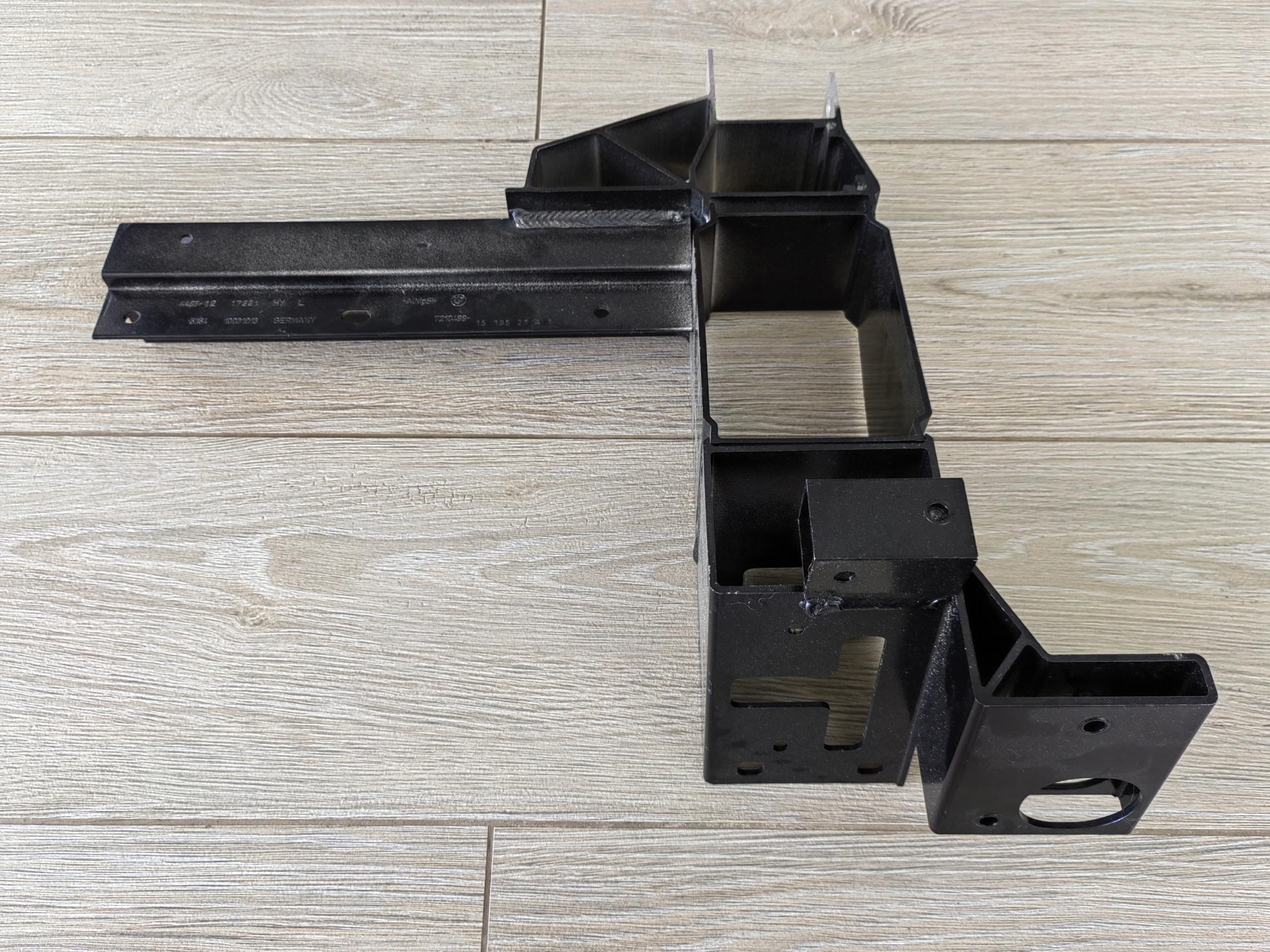 6581 кронштейн балки пд BMW F25 f26 51647210499