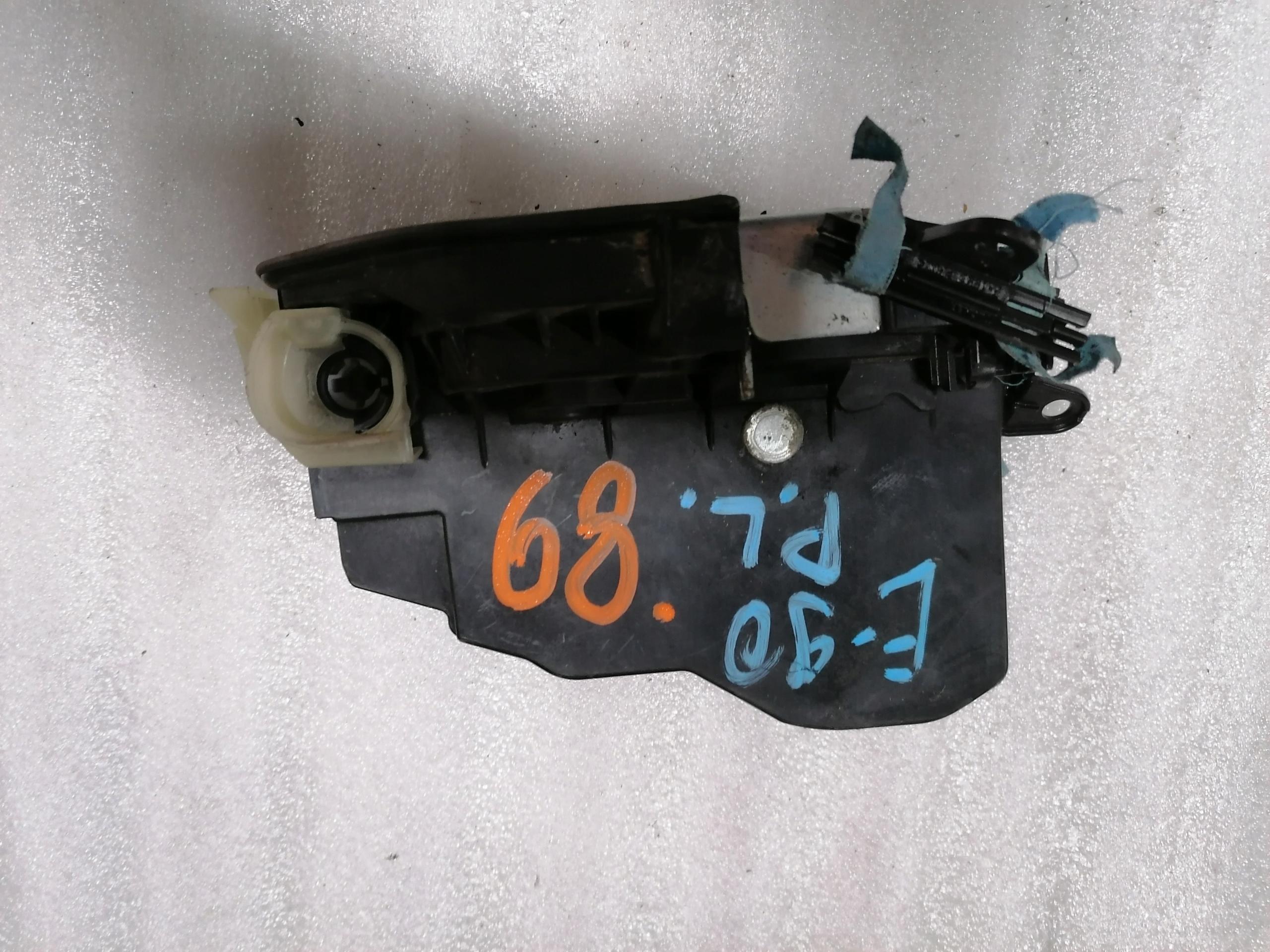 68 замок двери передний левый 7202145 BMW E60 E90 F20