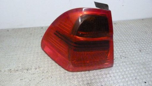 Задний левый фонарь 7160061 bmw e91