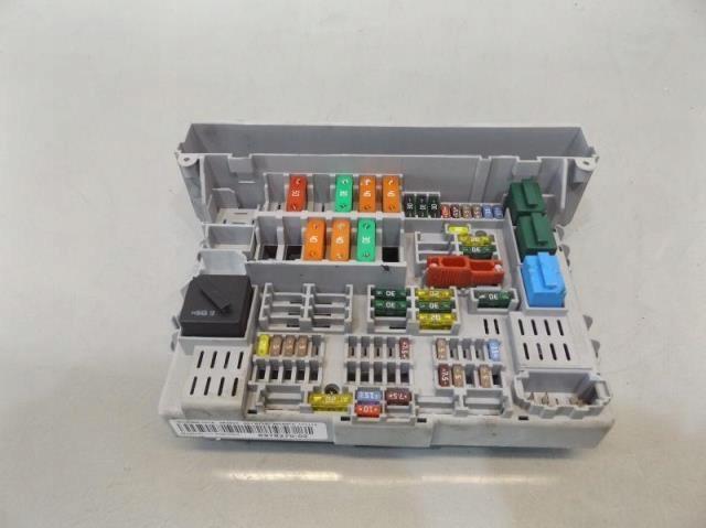 6978270-02 блок запобіжників BMW 1 E87 2.0 D