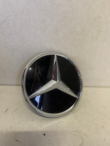 Эмблема логотип значок решетка крепления mercedes w205 a0008881000