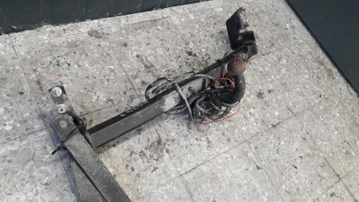 7711210382 Фаркоп Renault Laguna I