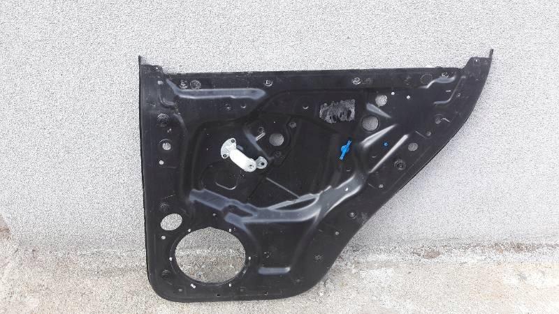 7L6837730 КРЫШКА ДВЕРИ TOUAREG ПРАВАЯ ЗАДНЯЯ