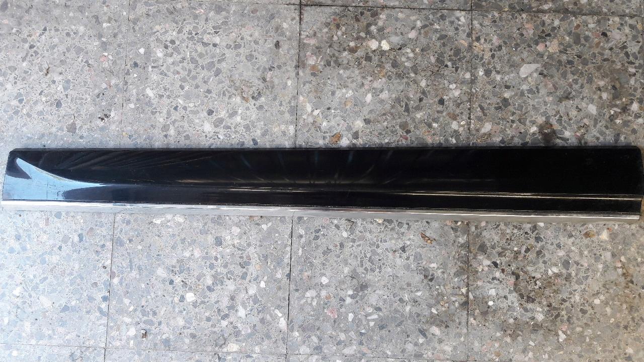 8r0853960l передні праві двері Audi Q5 чорний