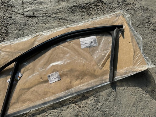 8V5837439A - 8v5837431b панель скла Audi A3 S3 8v седан лівий чорний глянець