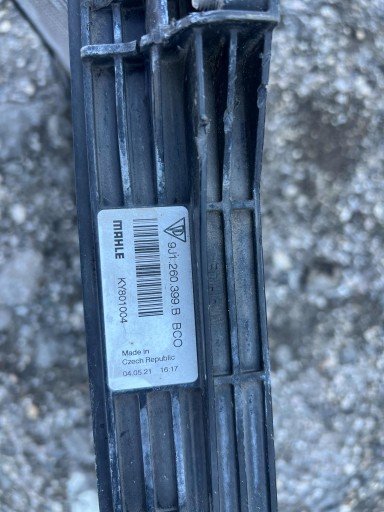 9J1260399B КОРПУС РАДИАТОРА TAYCAN