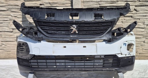 99899792 - Peugeot rifter 18-23 передній бампер pdc + решітка org