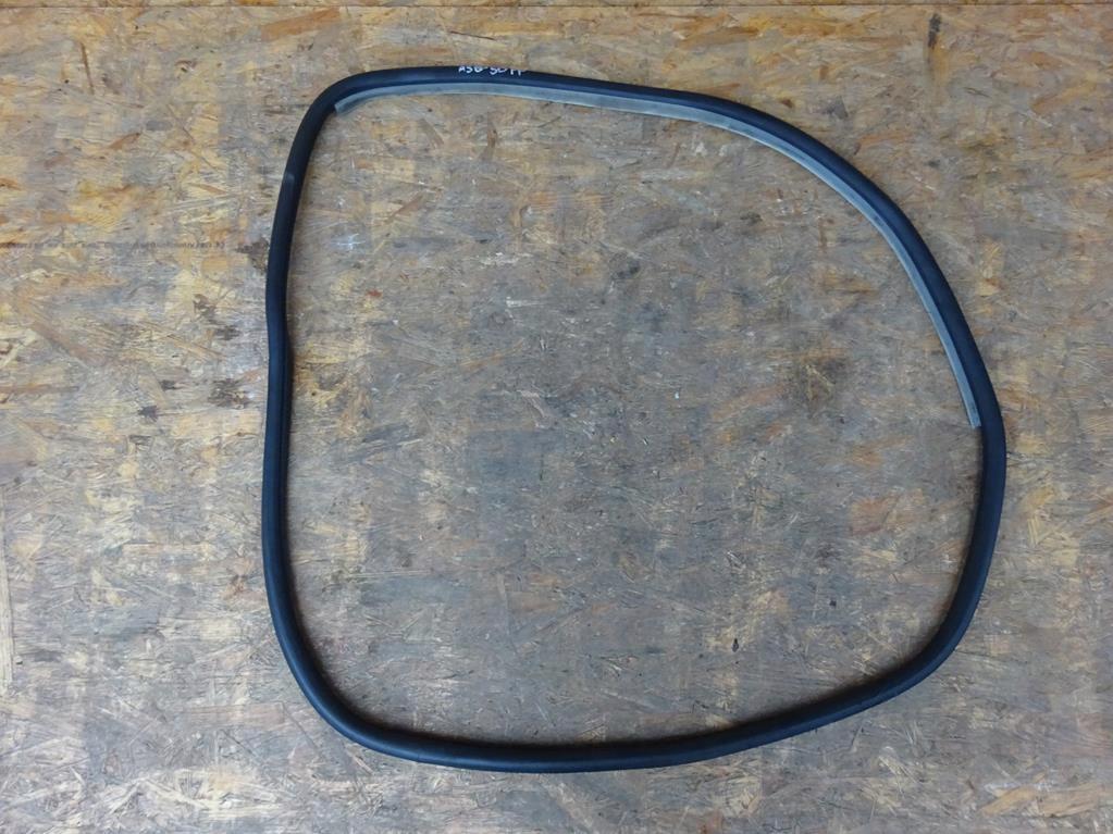 8P4831721C 8P4831721 - A3 8P 5D SPORTBACK ущільнення двері права передня